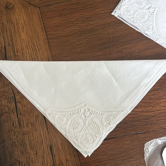 Belgian linen lace placemats and napkins - Picture 3 of 8